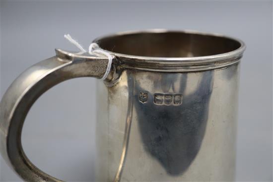 A late Victorian silver mug, with engraved inscription, Lambert & Co, London, 1897, 11cm, 10 oz.